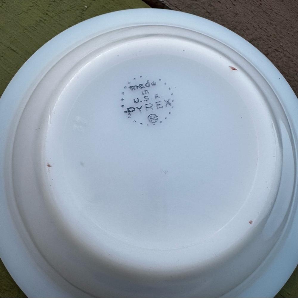Pyrex Turquoise Band Rim Soup / Salad Bowls set of 2 - Picture 7 of 11
